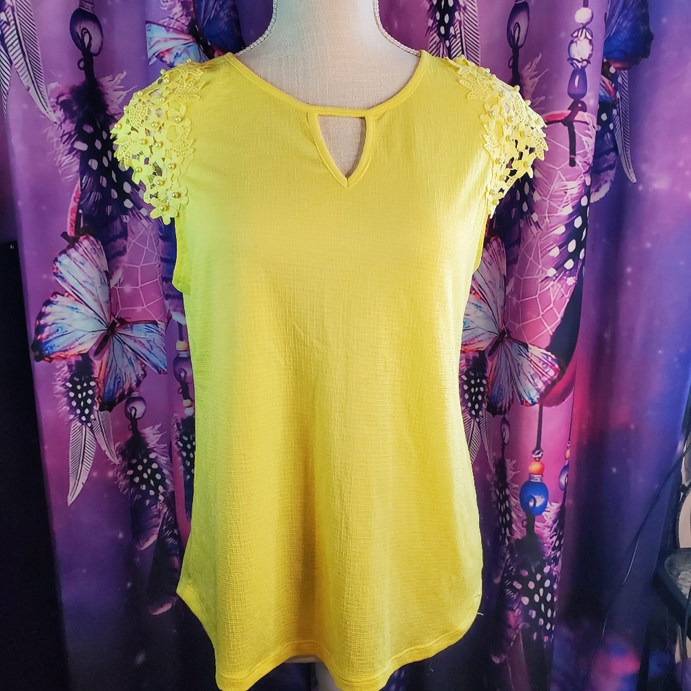 Beautiful yellow blouse